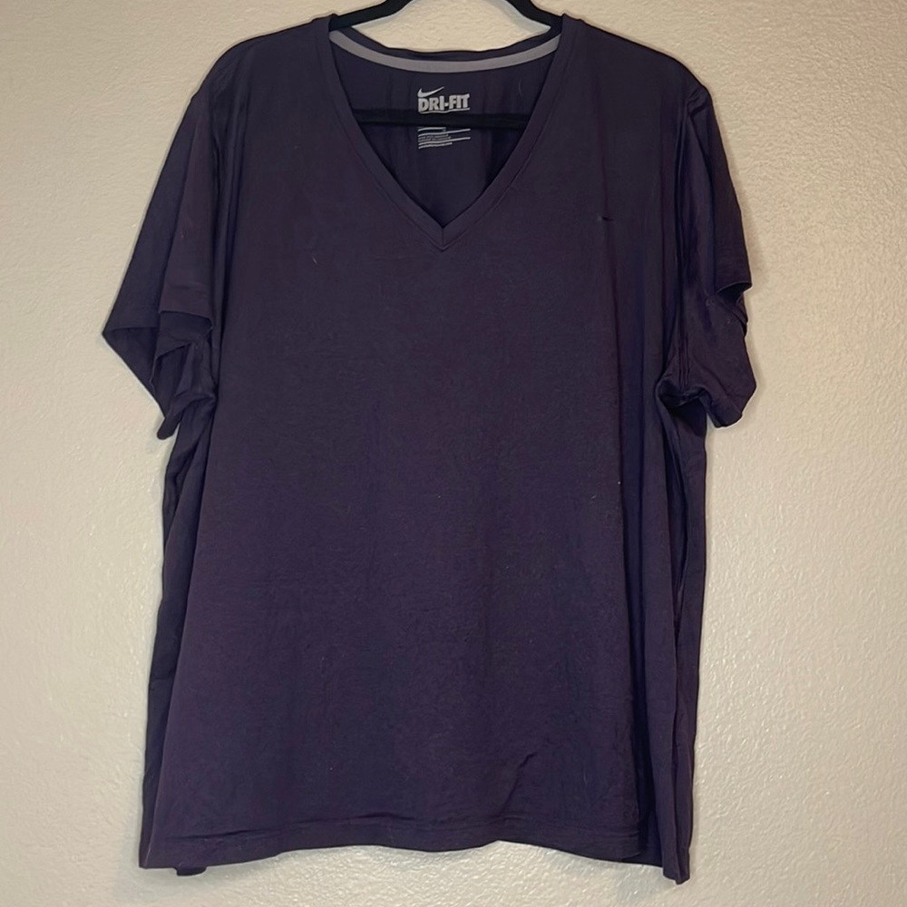 NIKE DRI FIT V NECK SHIRT